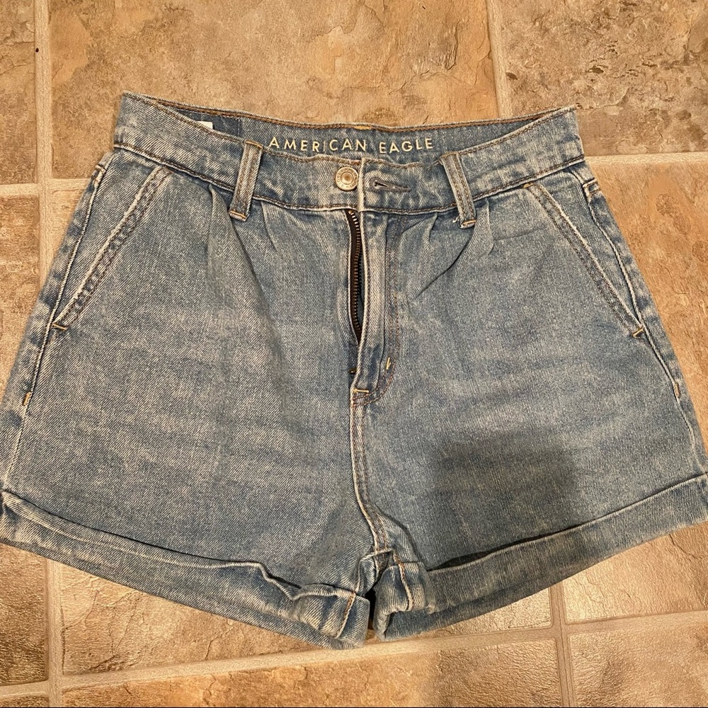 American Eagle High Rise Mom Jean Shorts